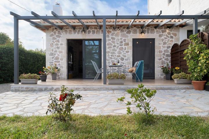 Villa On The Sea Agia Marina  Bagian luar foto
