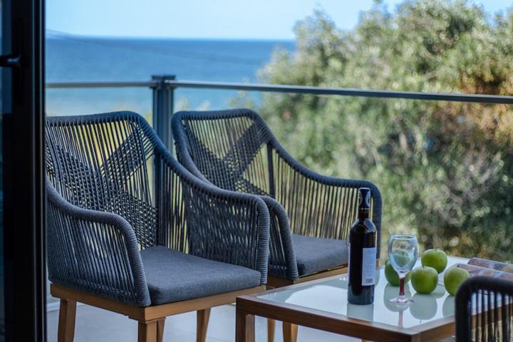 Villa On The Sea Agia Marina  Bagian luar foto